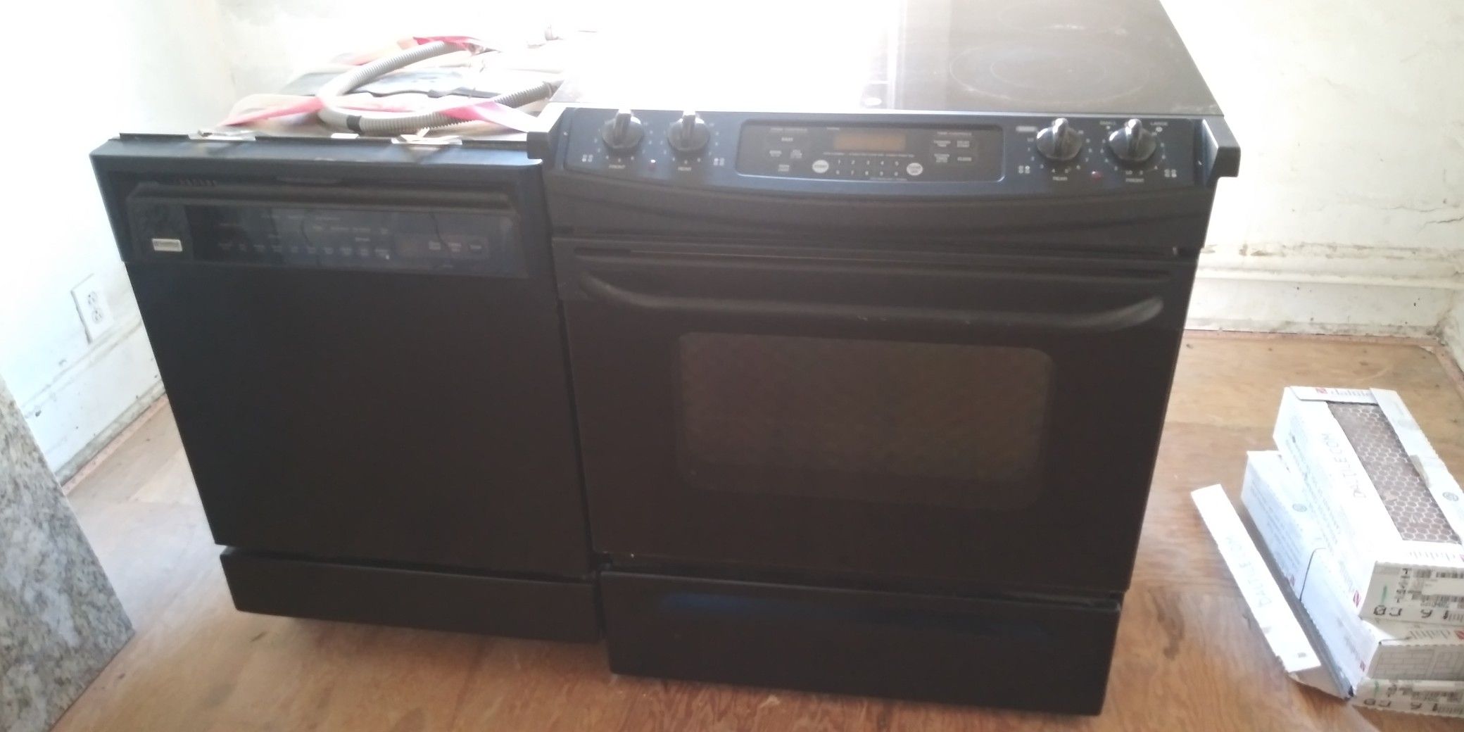 Electric Stove and dishwasher