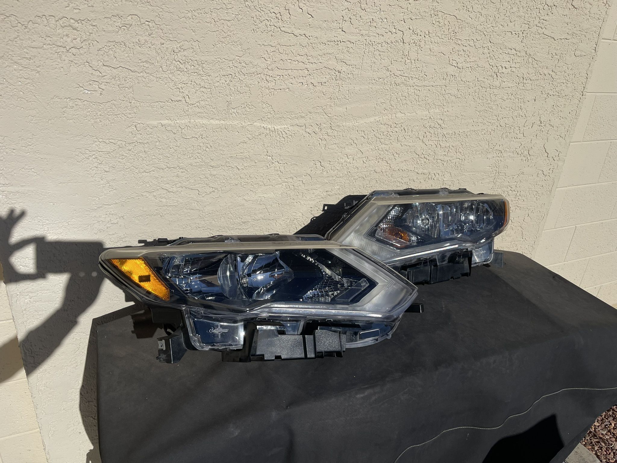Nissan Rogue Headlight 2017 - 2019, Nissan Rogue Headlamp, Front Light, Original Nissan OEM Part, $140 Each Side