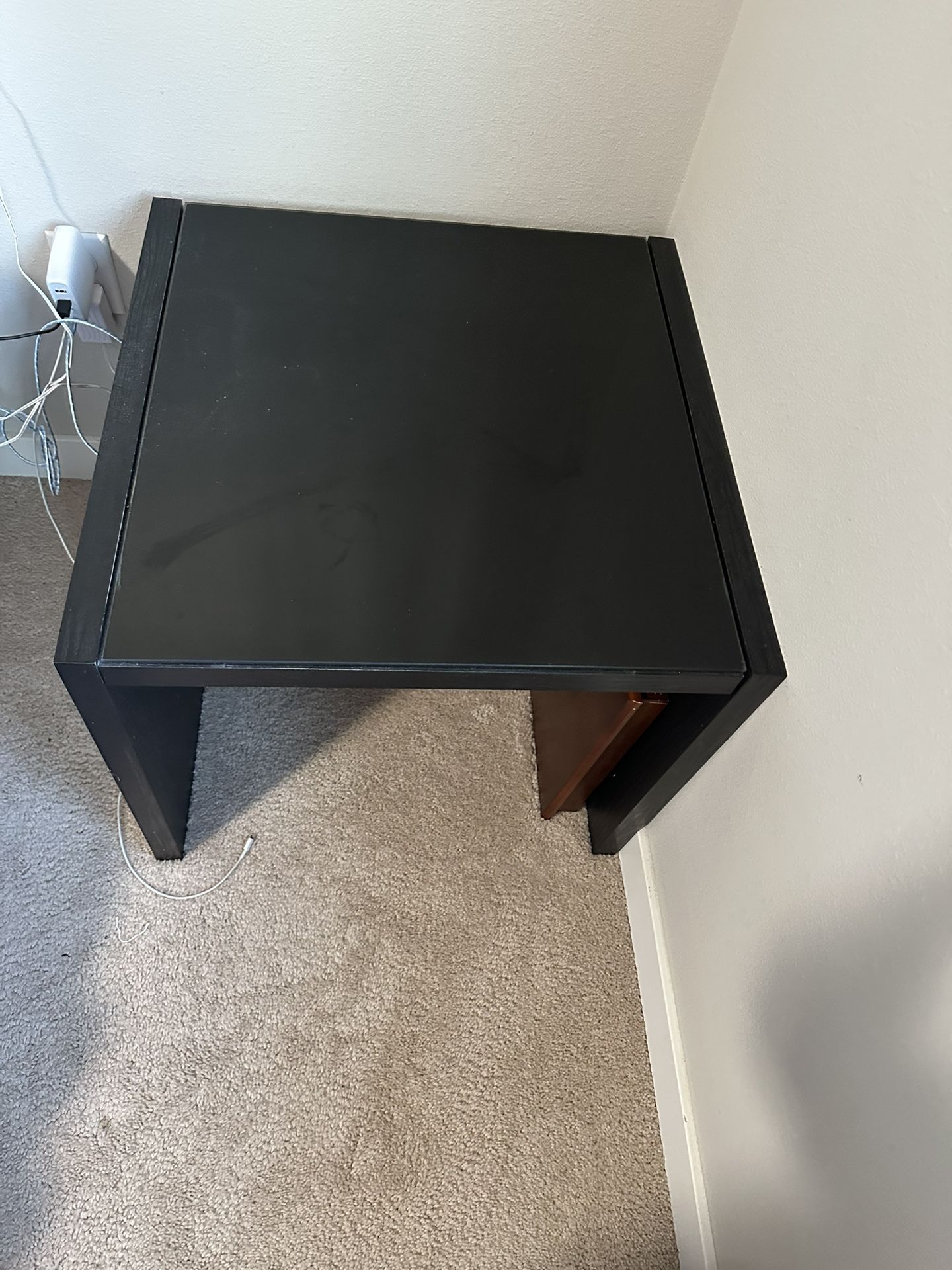 2 Side Tables