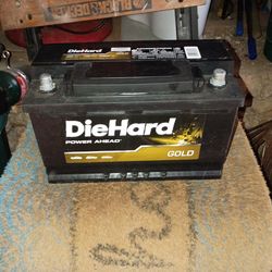 Die hard  Gold 800 cranking amp 94rh7 AGM battery