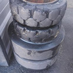 Forklift Pneumatic Set Of Tires  18/6/12 1/8