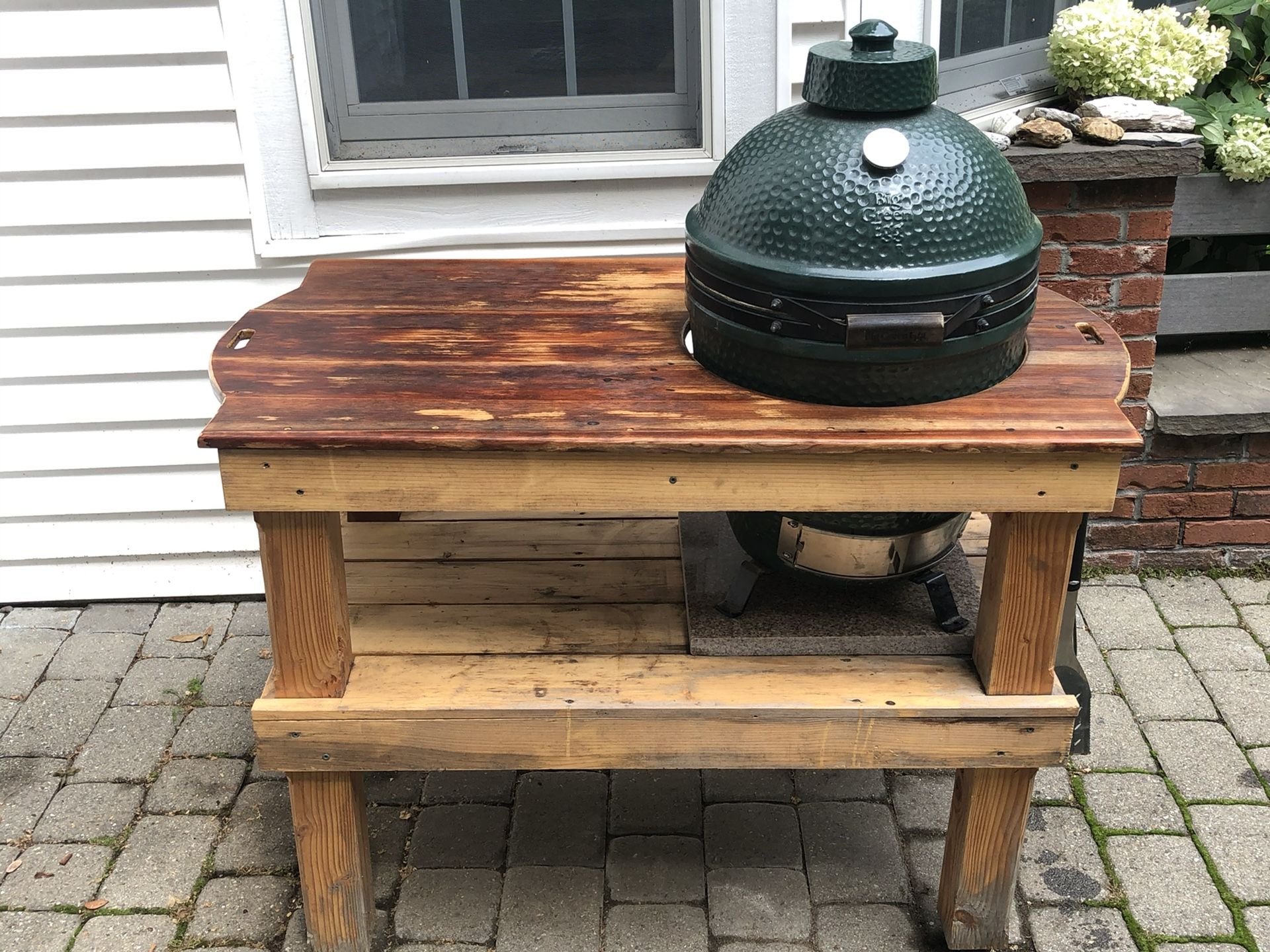 Medium Size Big Green Egg With Custom Table