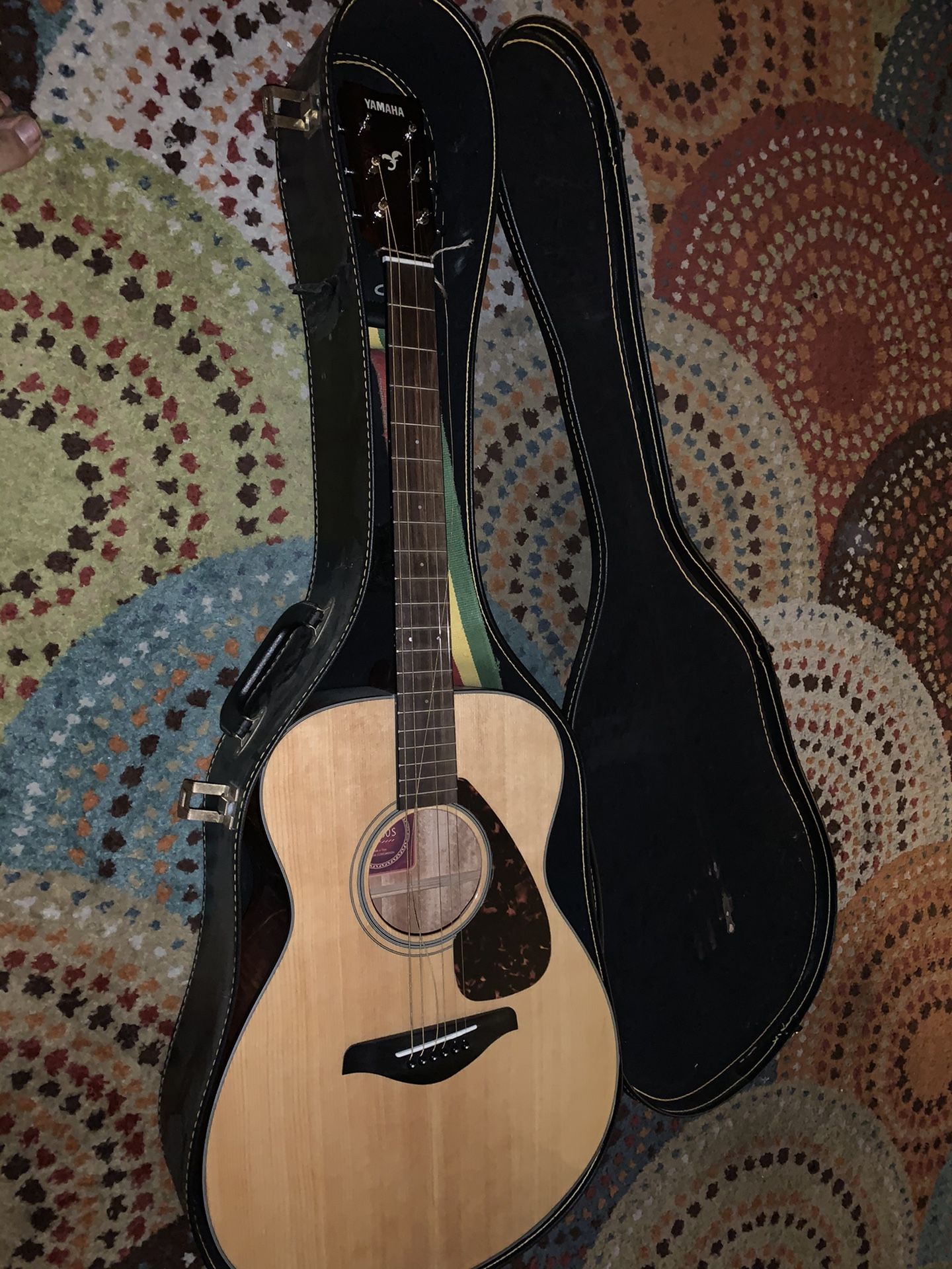 Yamaha acoustic guitar FS700S