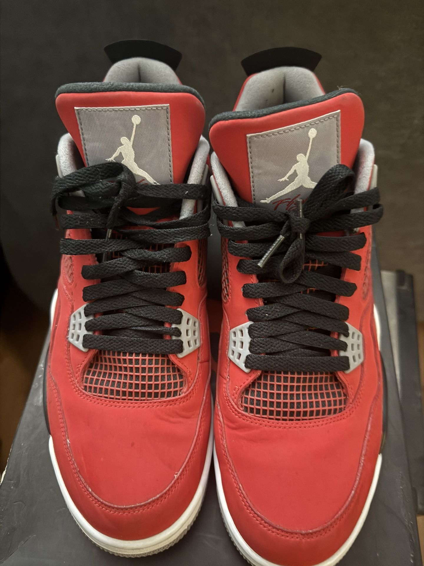 Jordan 4 Toro