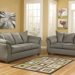 Darcy Cobblestone Living Room Set

