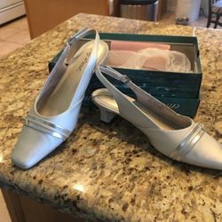 Women’s fancy dress shoes size 9 W