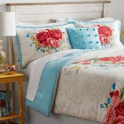 Brand new pioneer woman queen comforter set