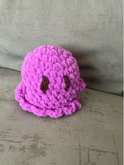 Cute ghosts! mini- $2 medium-$8 big-$15