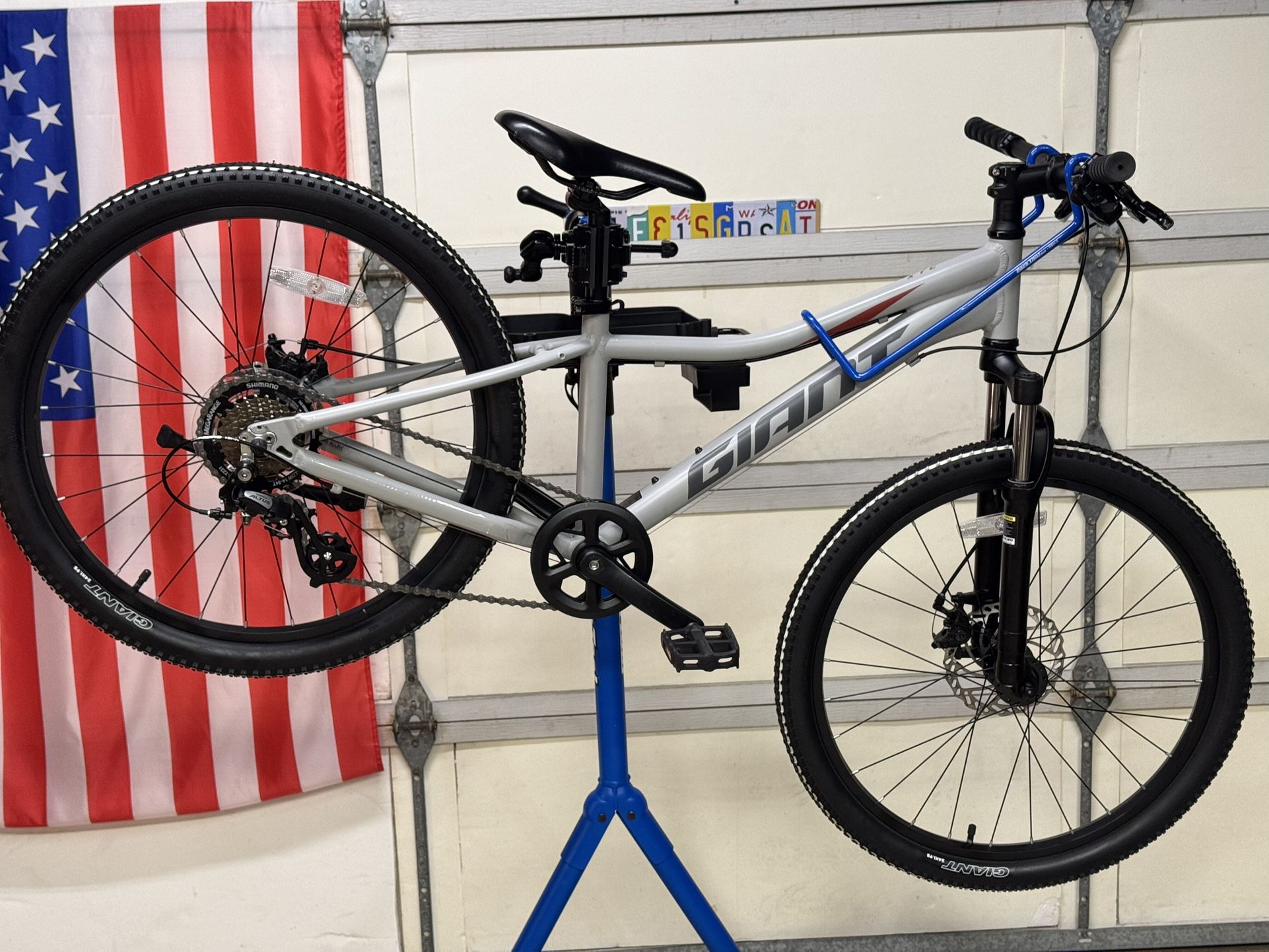 GIANT XTC 24 Mountain Bike - Custom Build 2