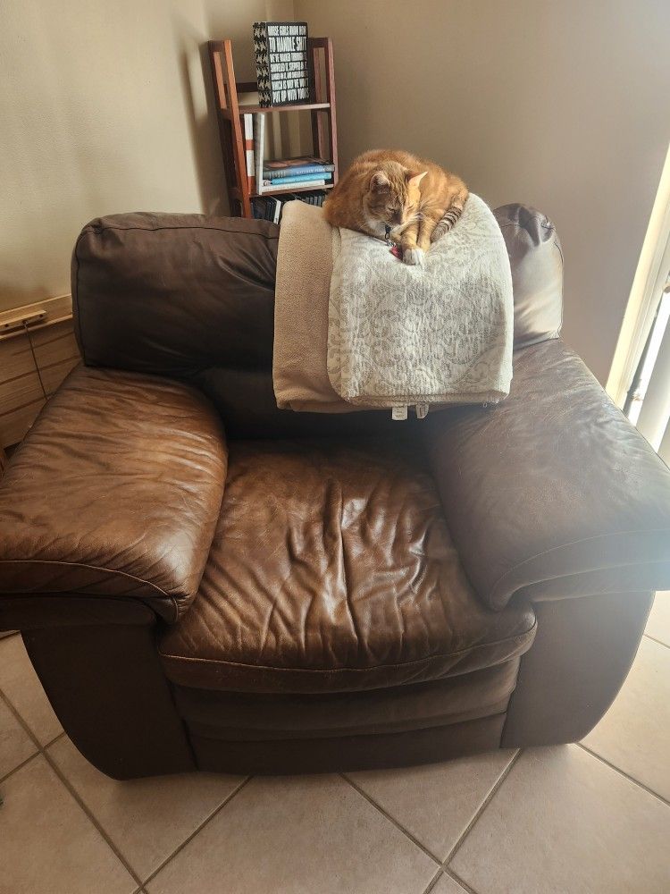 Leather Rooms To Go Chair