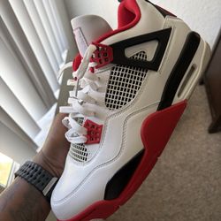 Jordan 4 Fire Red 