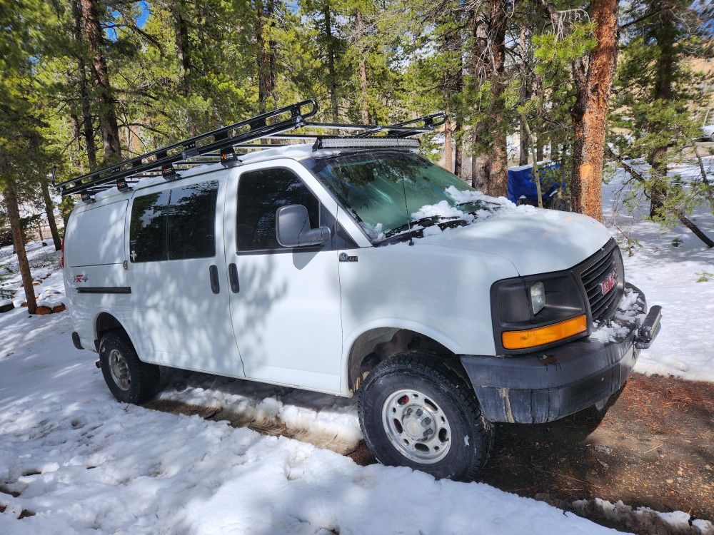 2014 GMC Savana Cargo