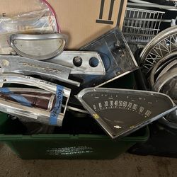 Assorted vintage chrome auto accessories