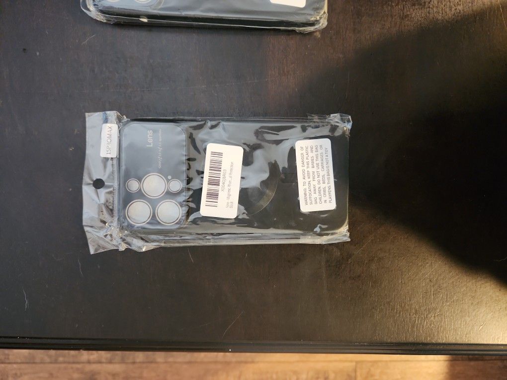 Apple I-PHONE 15 PROMAX 4 CASES AVAILABLE