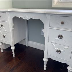 White Desk Or Vanity