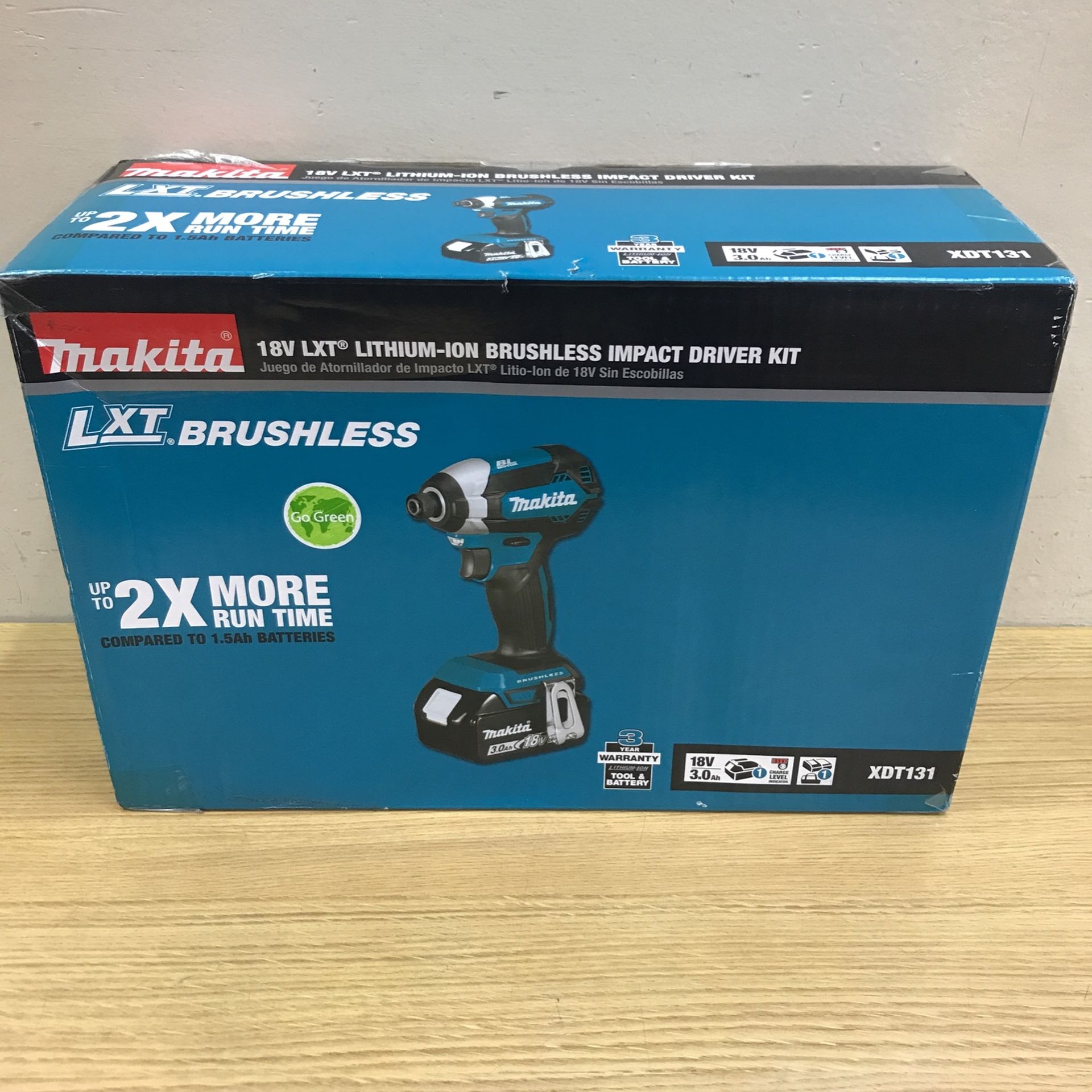 Makita XDT131 18V LXT® Lithium-Ion Brushless Cordless Impact Driver Kit