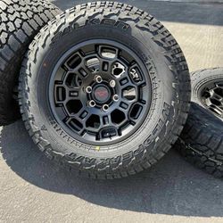 NEW 17" TRD Pro Style wheels 6×5.5 Tacoma 4Runner Rims Falken AT Tires