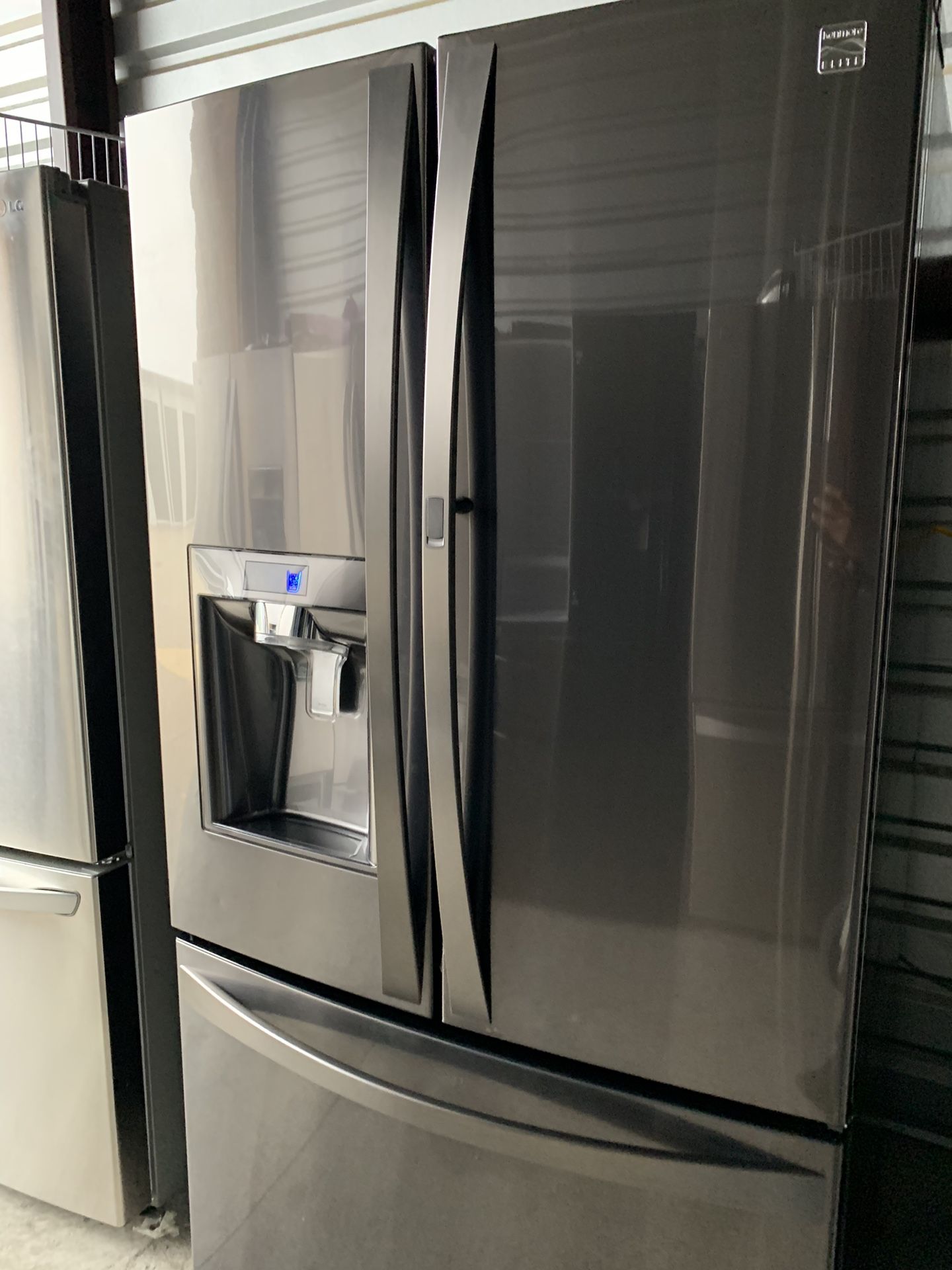 Kenmore Elite 73167 28.5 cu. ft. French Door Refrigerator – Black Stainless Steel in great working order