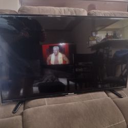 32 Inch Hisense LED LCD TV - No Remote 