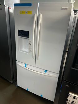 OPEN BOX FRIIDAIRE GLOSS WHITE FRENCH STYLE REFRIGERATOR