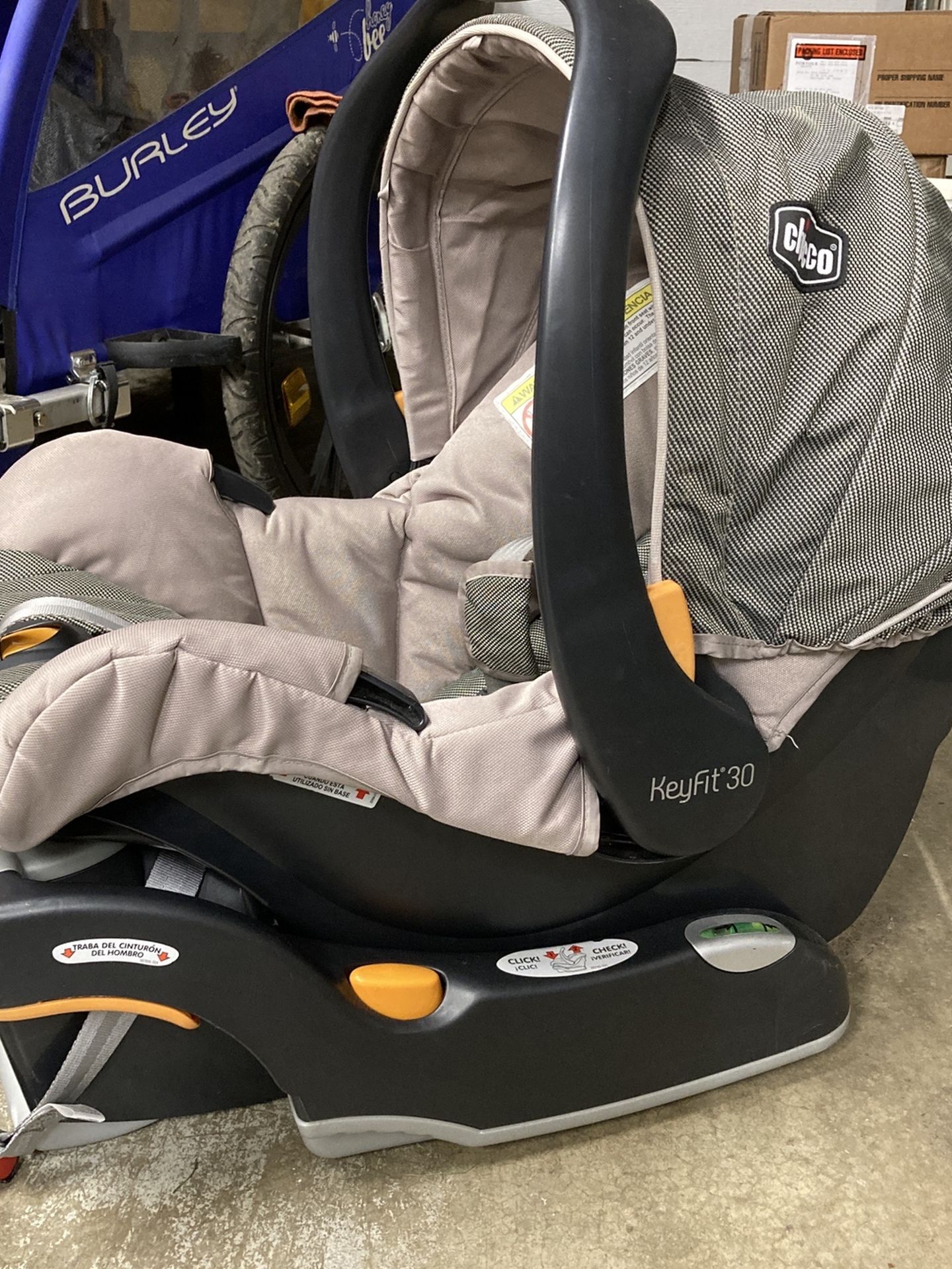 Chicco Keyfit 30 Infant Car Seat/base