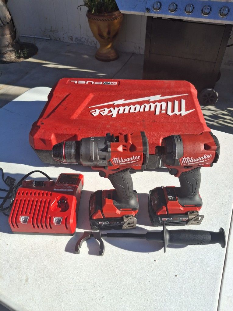 Milwaukee M18 FUEL Hammer Drill and Impact Driver Combo Kit (2-Tool)