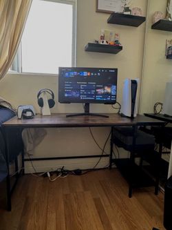 Large desk