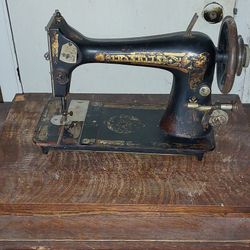 Vintage Sewing Machine $40 Collectable