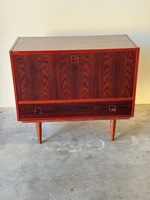 Danish Modern Rosewood Sideboard β 1960s Mid Century Modern Cabinet Bar