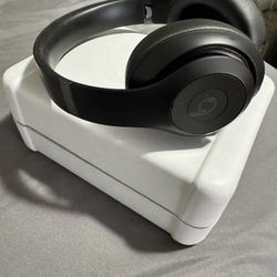 Beats Studio Pro