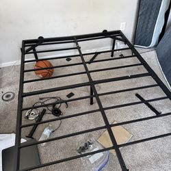 Metal Bed Frame – Easy Assembly (All Parts Included)