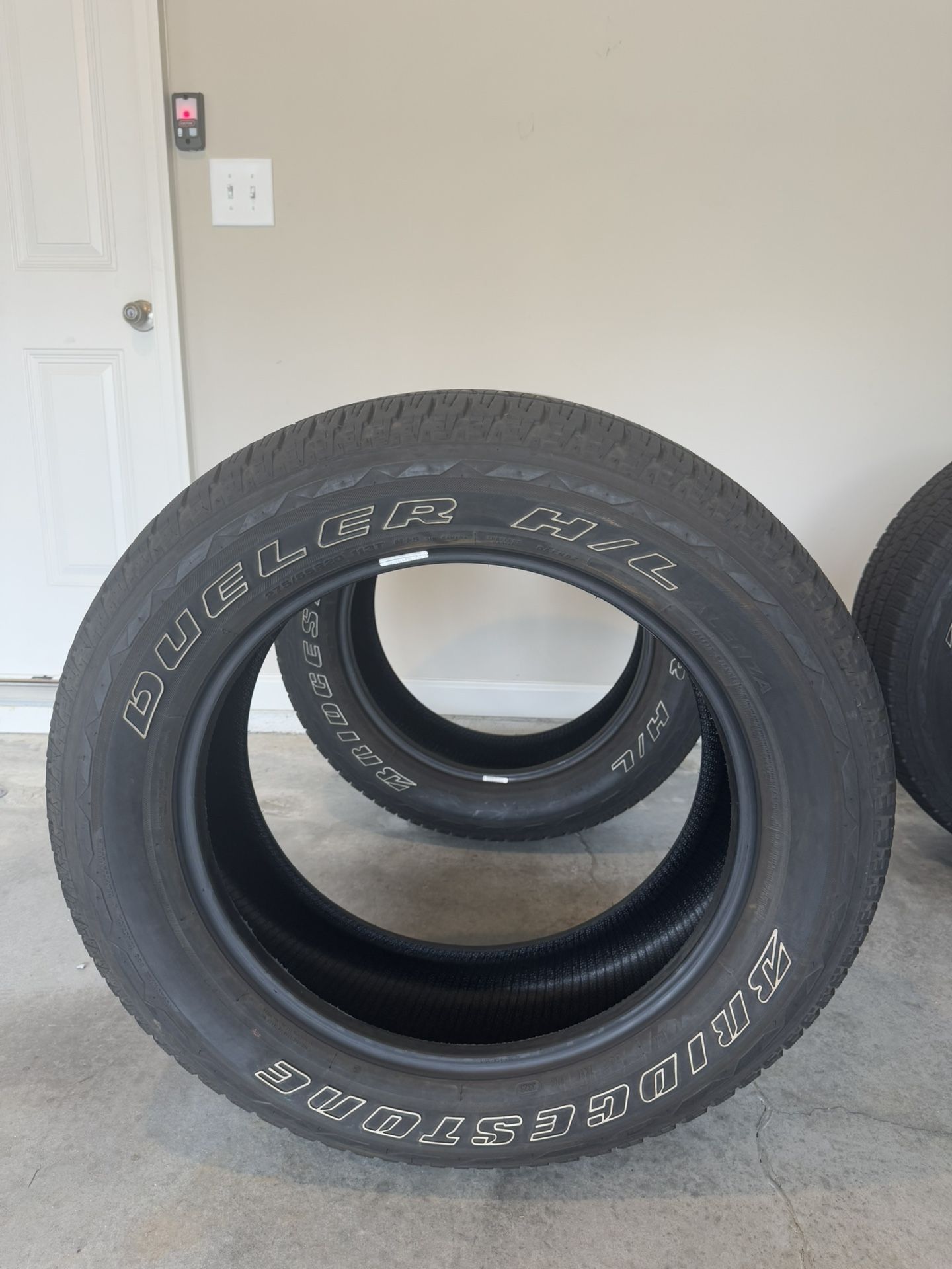 **4 BRIDGESTONE Dueler H/L Tires GREAT Tread**