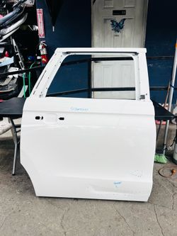 Ford expedition 2018-2024 right passenger side rear door Oem