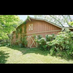 Barn And Pasture 5 Acres.