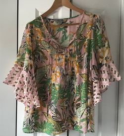 FIGUEROA & FLOWER~Size Small~Pink Tropical Print Button Down Details Blouse/Shirt~Gold shimmering Lurex thread
