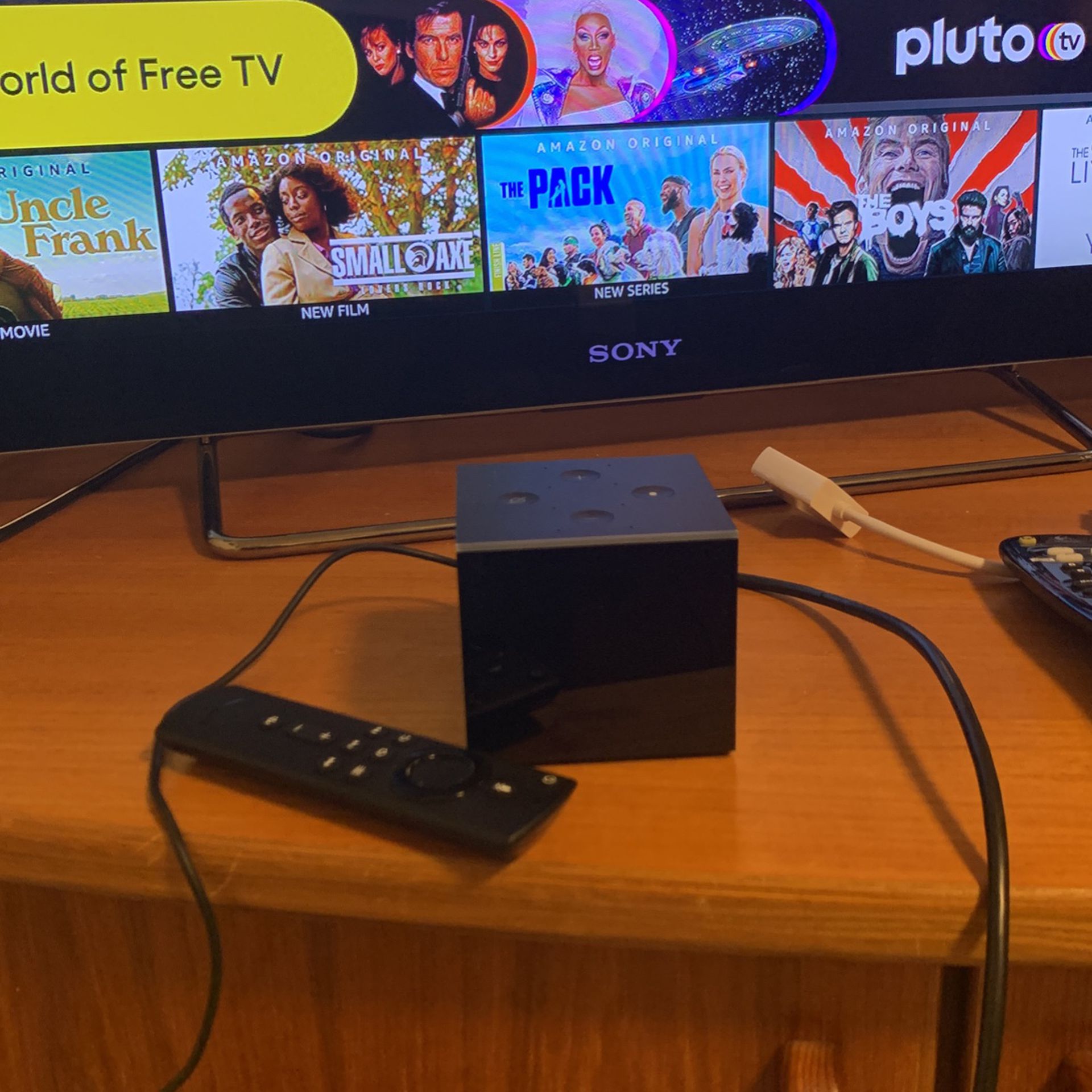 Amazon Fire Tv Cube With Remote And HDMI Cable