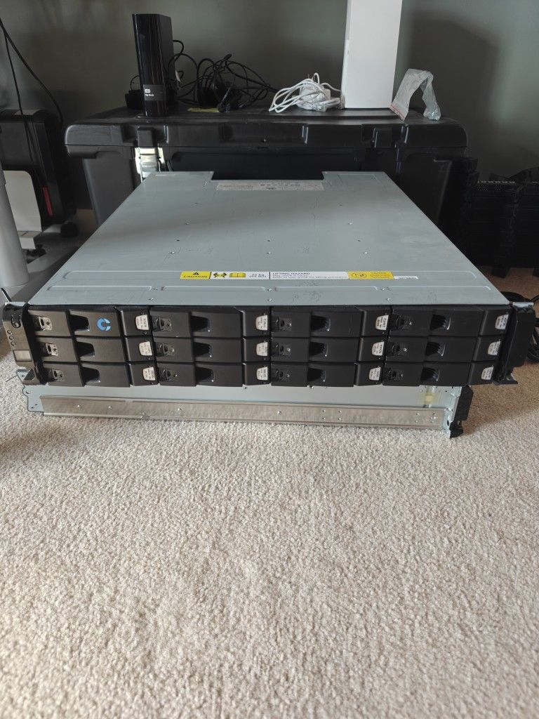 Dell Compellant Xyratex HB-1235 12 Bay (Trays Included) LFF DAS Chassis w/ 2x 580W PSUs, 2x SAS/SATA 6Gb/s Controllers, Rails