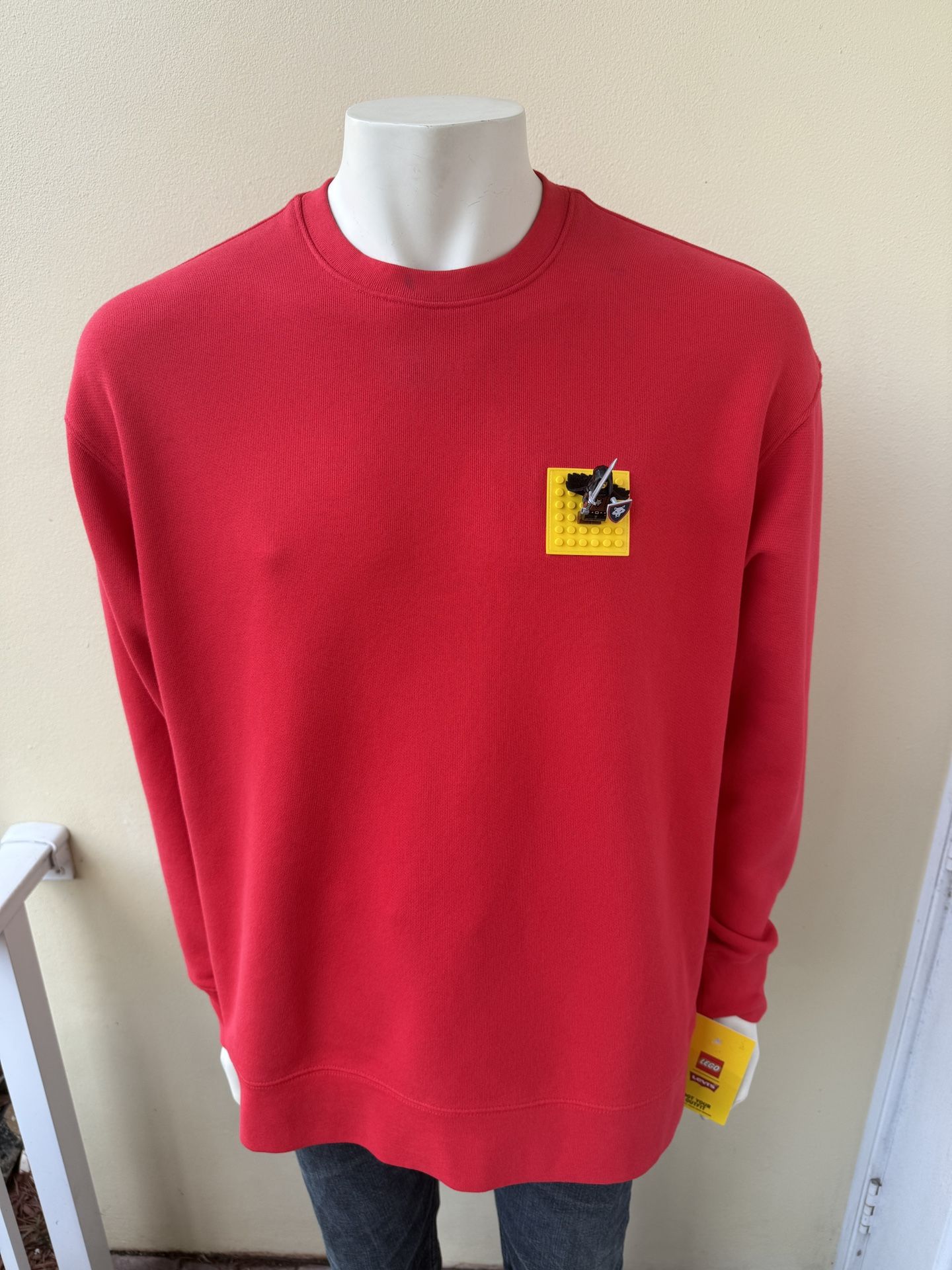 NWT Mens Sz L “LEVIS x LEGO” *6x6 WEARABLE BASEPLATE* Relaxed Red Crew Sweatshirt