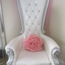 Throne Chair 