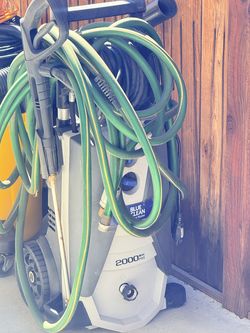 BLUE CLEAN 2000 PSI POWET WASHER