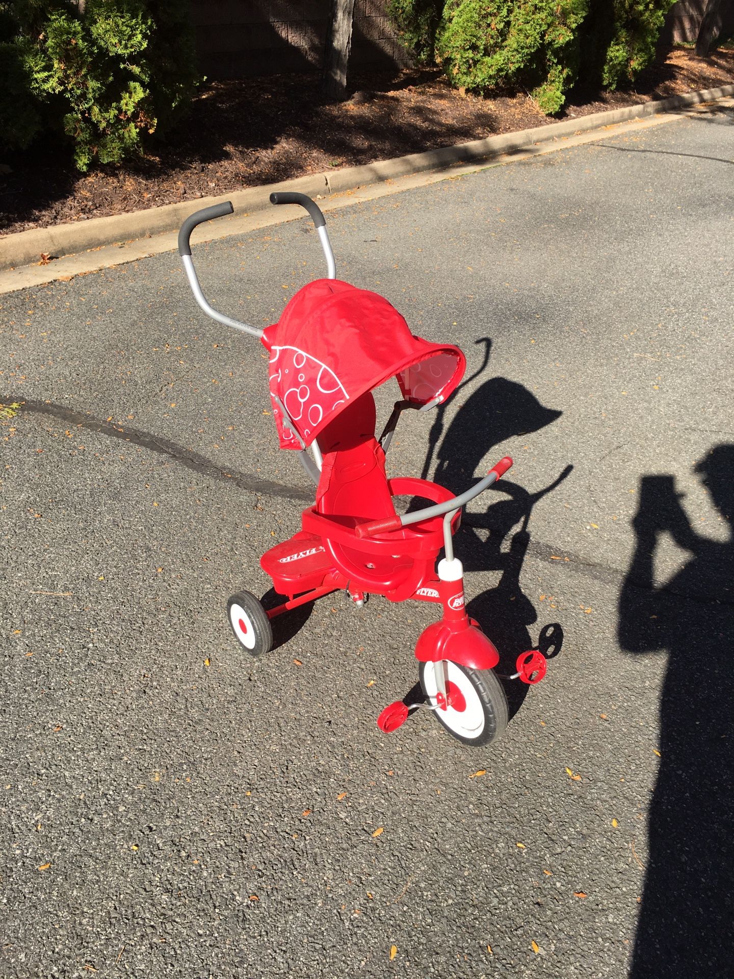 Radio Flyer Stroll 'N Trike, Red Toddler Tricycle