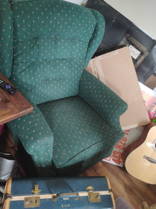Huge Estate Sale 318 Congressional Ct Glen Burnie 8 To Dark