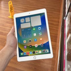 iPad 5th Generation  32GB Wifi Only  Used 