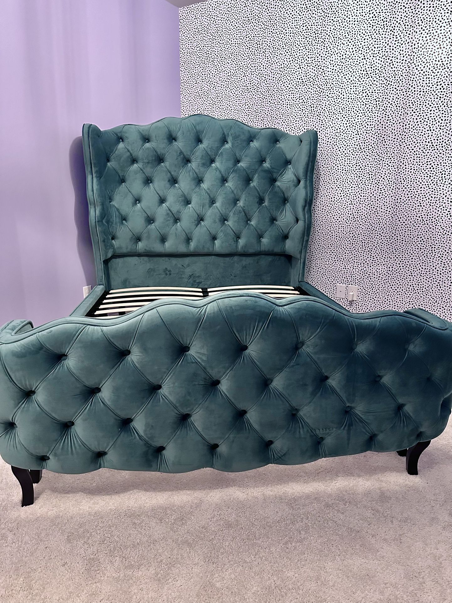 Glam Velvet Tufted Queen Size Bed Frame