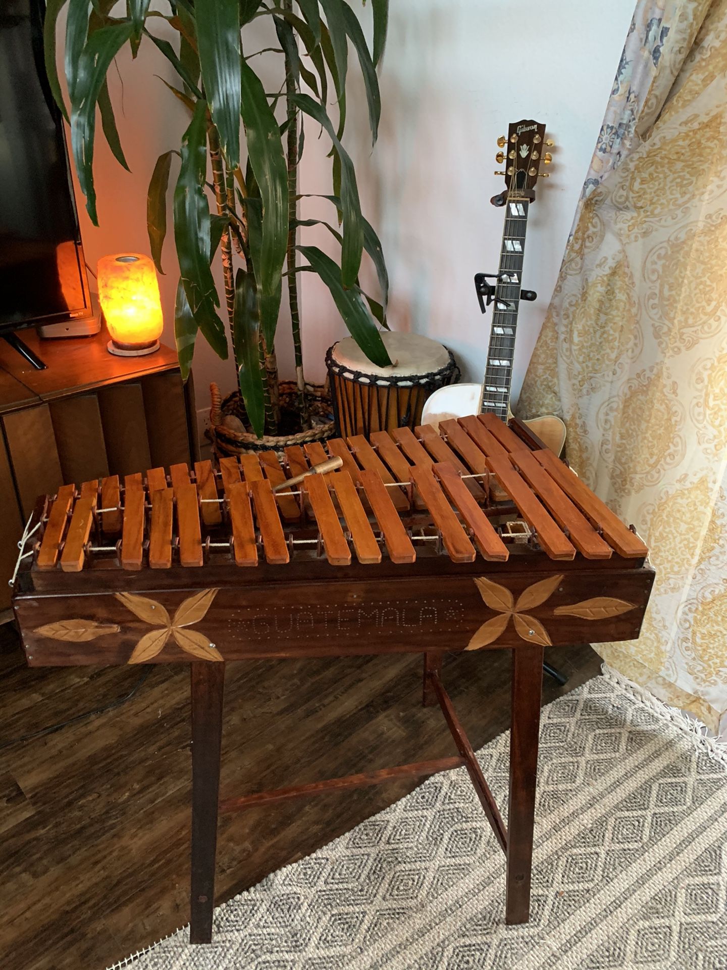 Beautiful handmade 35key Vintage Guatemalan Marimba for Sale in
