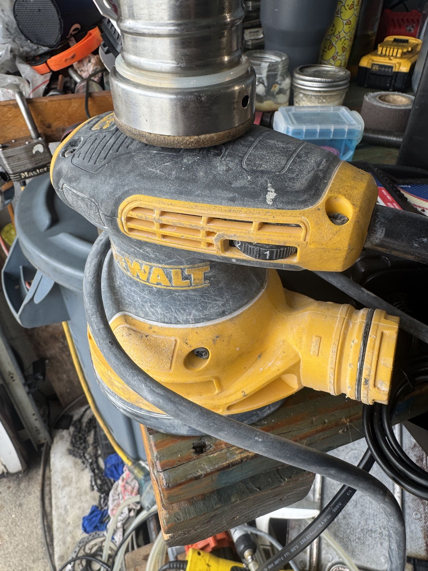 DeWalt random orbital sander, variable Speed