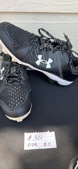 Tennis shoes