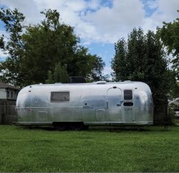 1969 Airstream Land yacht