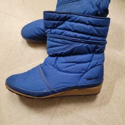 snow boots size 10 womans