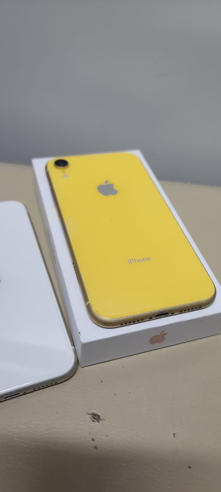 iPhone XR Unlocked Yellow
